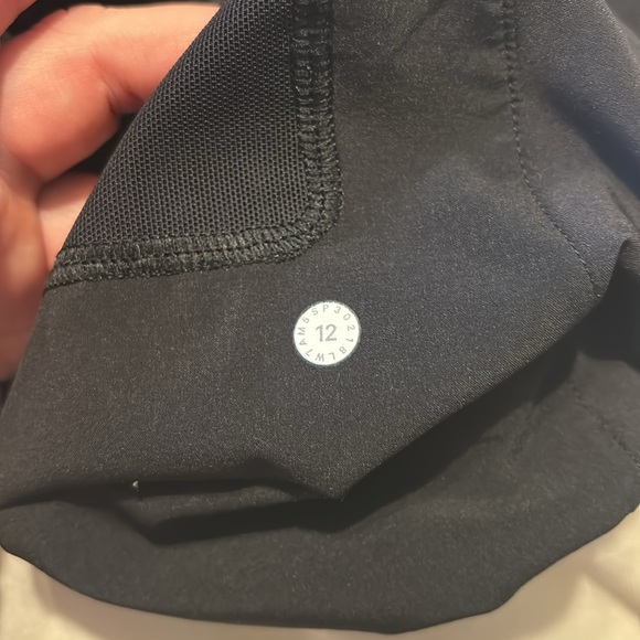 Lululemon Spring Break Away 4 Way Stretch 3” Shorts Size 12 - Picture 4 of 6